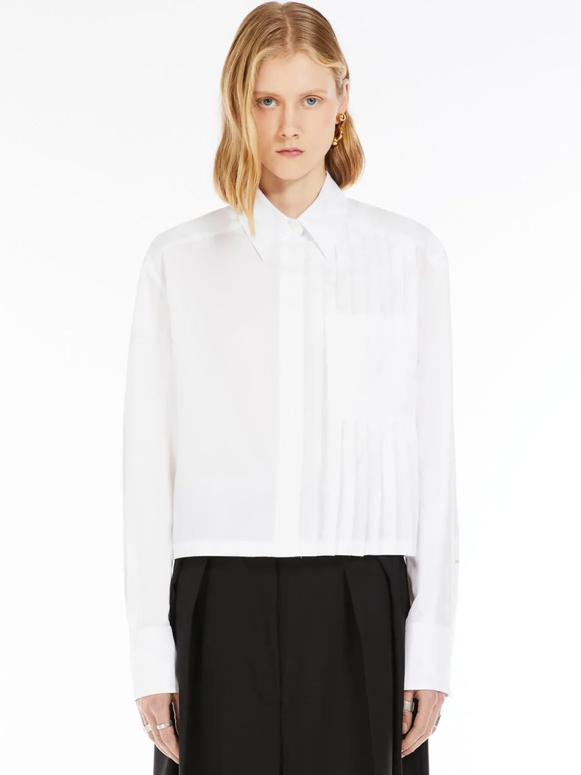 Boxy shirt with pleats