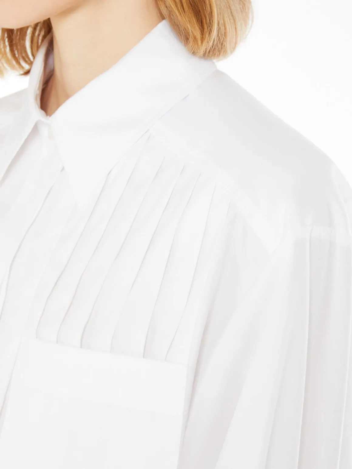 Boxy shirt with pleats