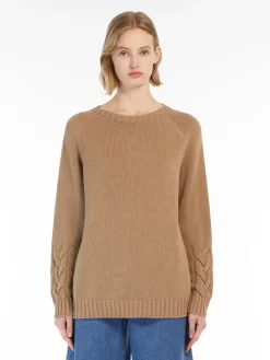 Cable-knit sweater in cotton yarn