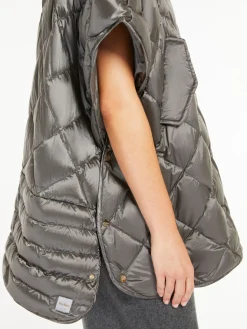 Cape with hood in water-repellent canvas