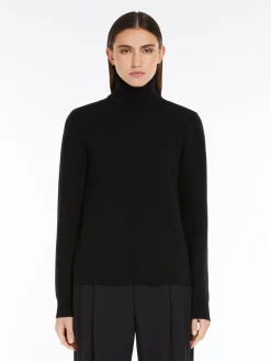 Cashmere polo-neck jumper