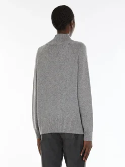 Cashmere yarn polo-neck sweater