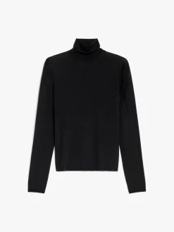 Cashmere yarn turtleneck