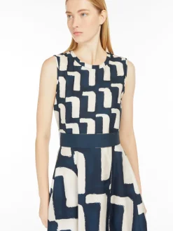 Dress in printed poplin