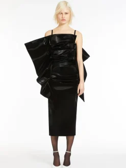 Dress with oversize flounce
