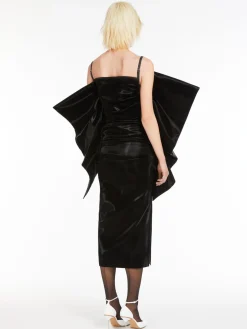 Dress with oversize flounce