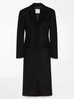 Feminine cashmere-blend coat