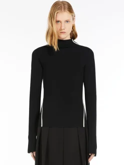Fitted jumper with contrasting trims