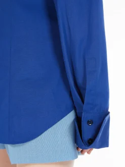 Fitted-waist shirt
