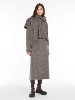 Flared wool skirt