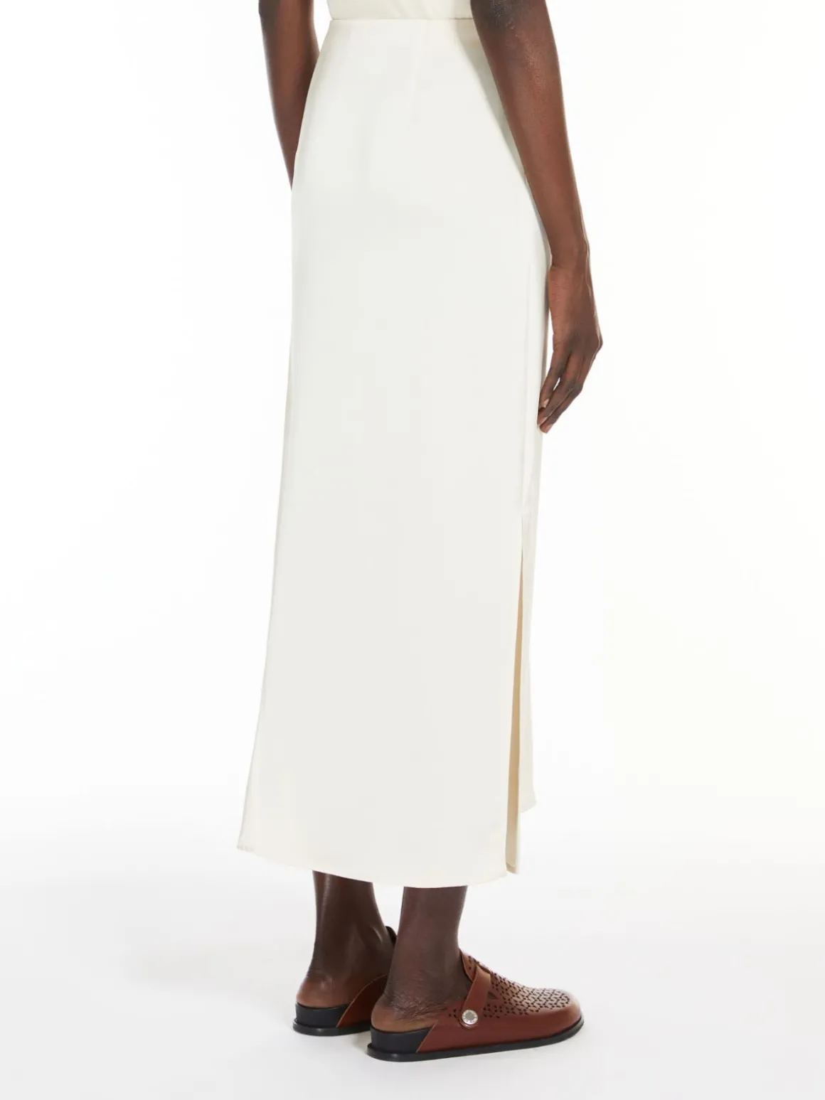 Fluid satin skirt