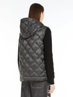 Gilet in quilted water-repellent canvas