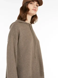 Knitted hoodie