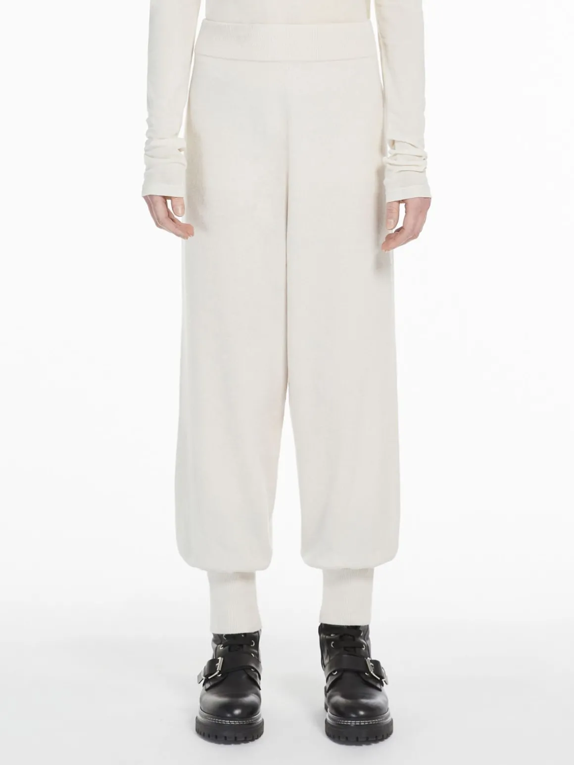 Knitted trousers