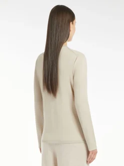 Lightweight cashmere jumper