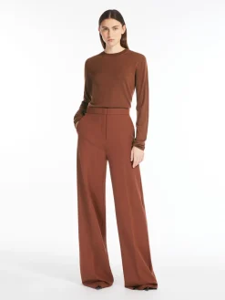 Lightweight cashmere jumper