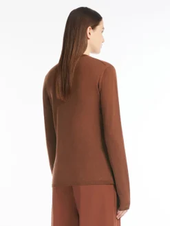 Lightweight cashmere jumper