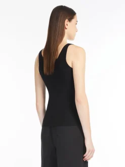 Lightweight cashmere top