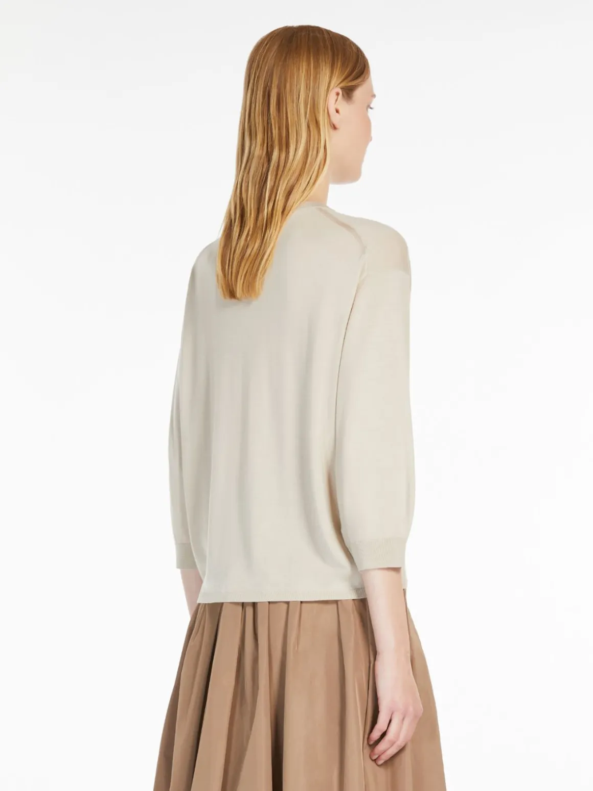 Lightweight wool yarn sweater