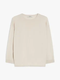 Lightweight wool yarn sweater