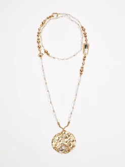 Long pendant necklace