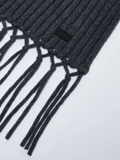 Long wool scarf
