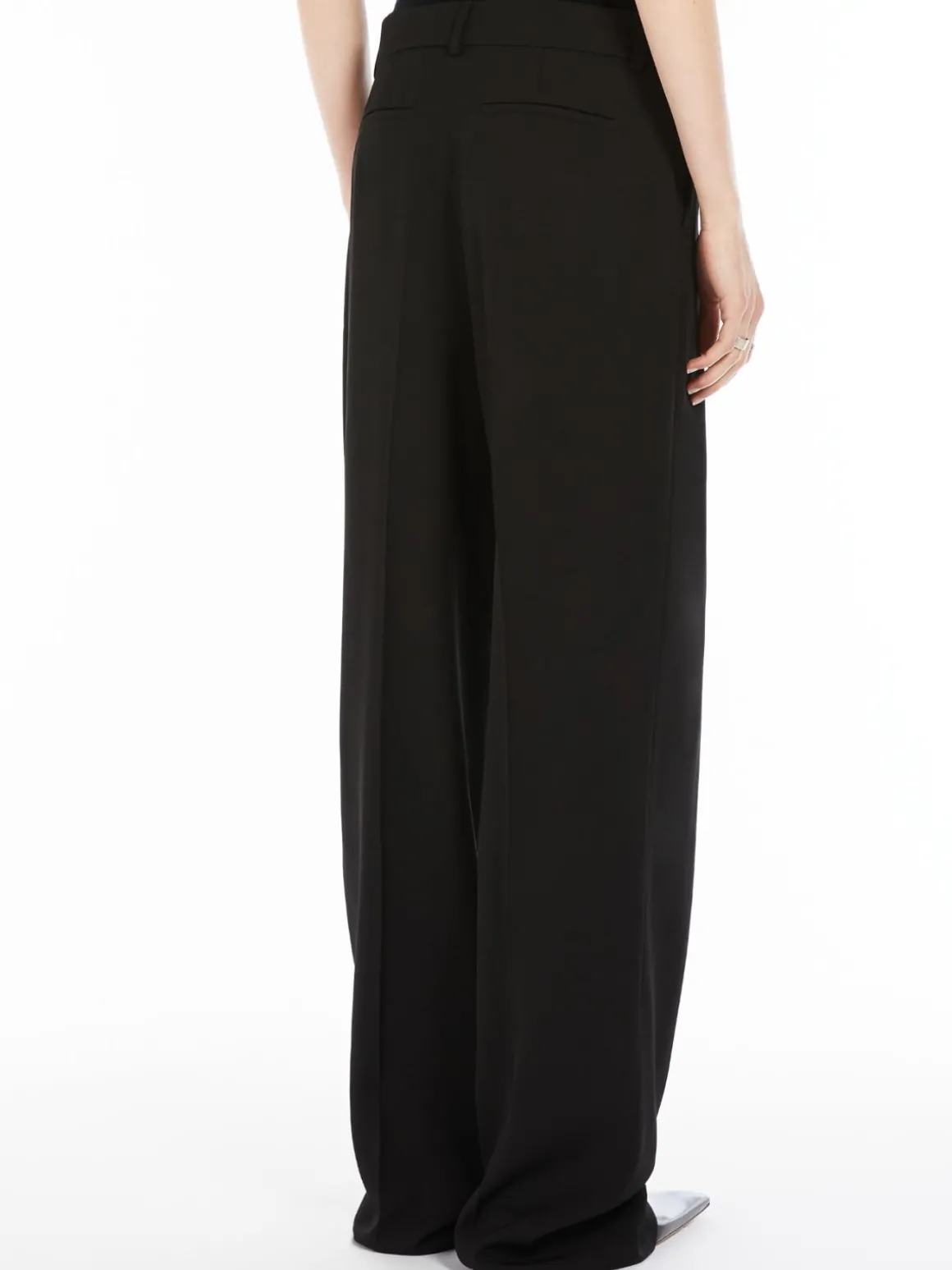 Low-waisted trousers