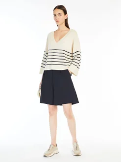 Oversized cashmere sweater