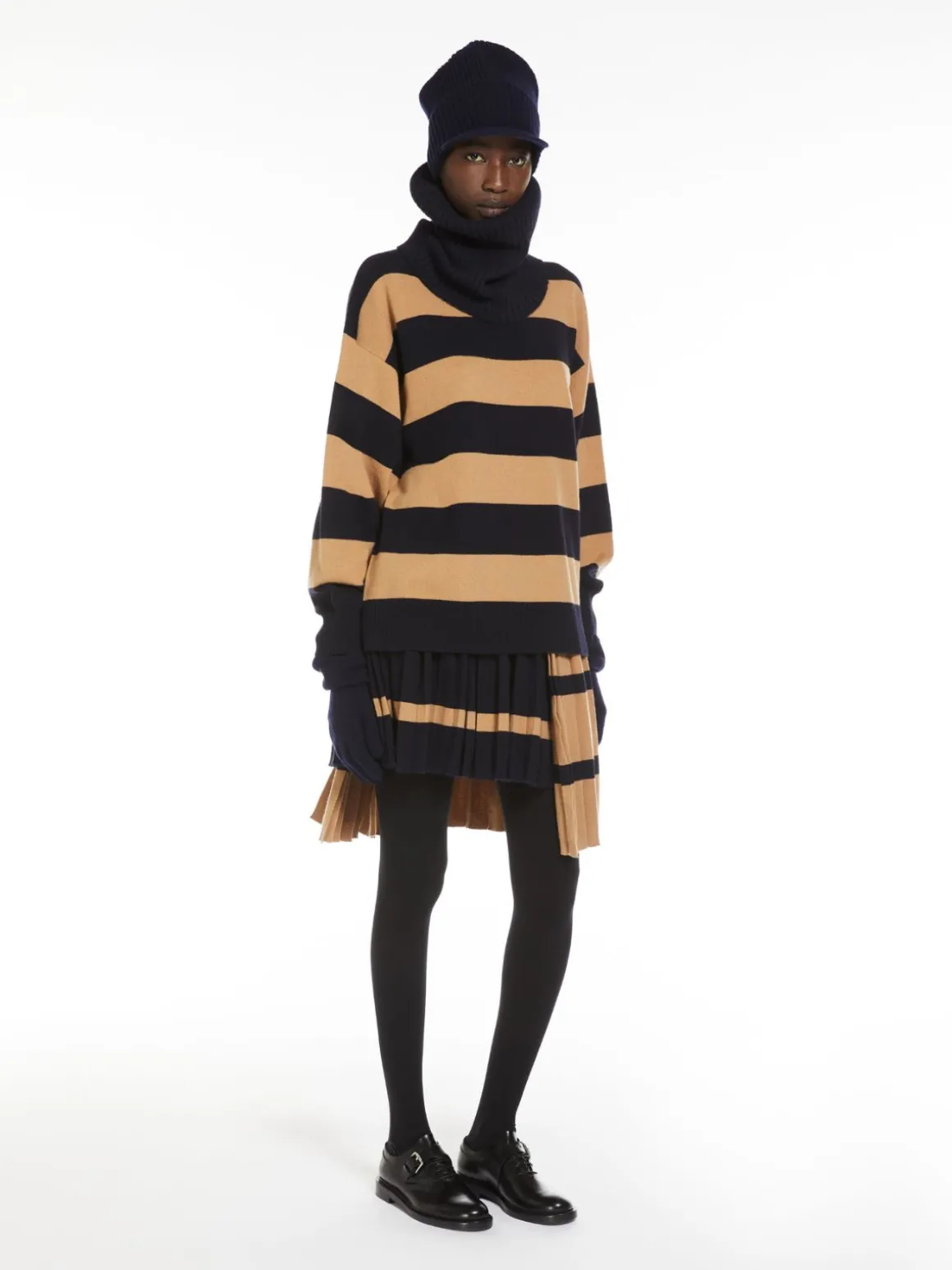 Oversized wool and cashmere jumper
