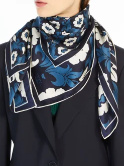 Printed silk maxi pocket square