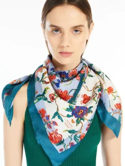 Printed silk maxi pocket square