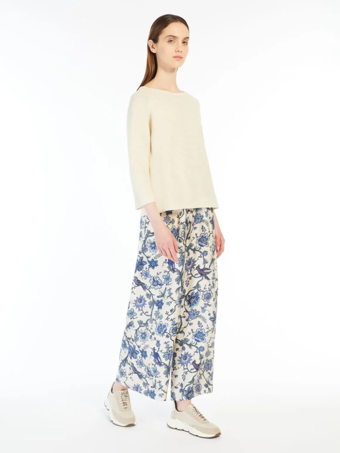 Relaxed-fit cotton yarn sweater