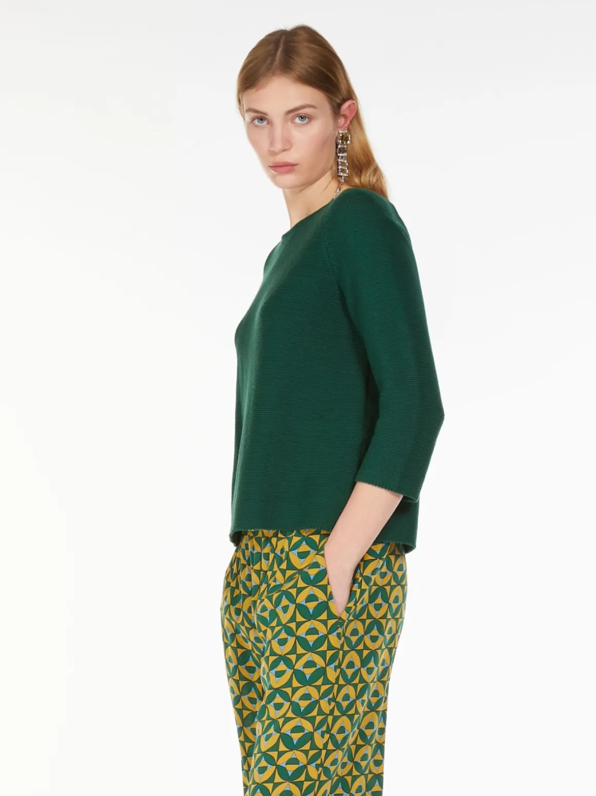 Relaxed-fit cotton yarn sweater