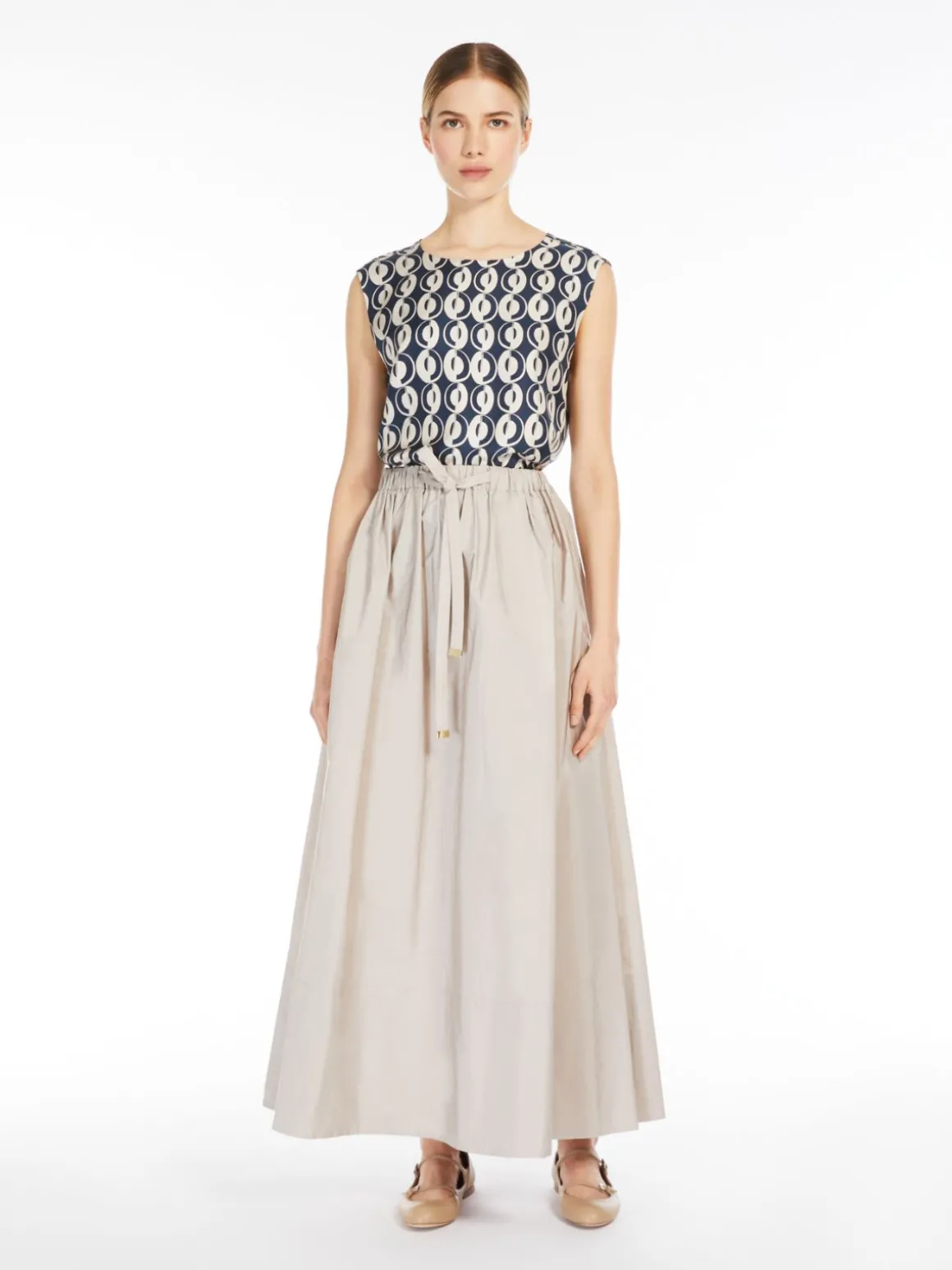 Reversible sleeveless top in printed silk