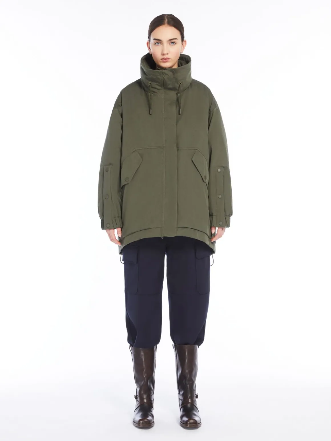 Reversible water-repellent fabric parka