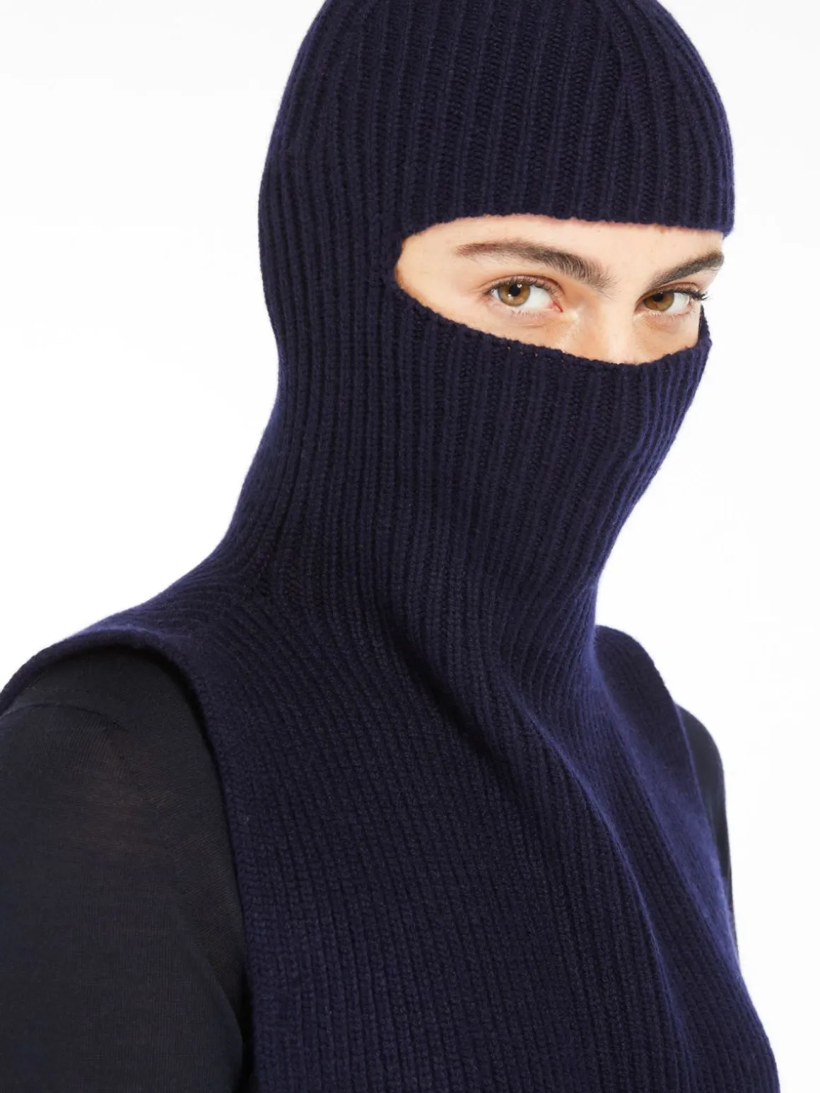 Ribbed cashmere beanie