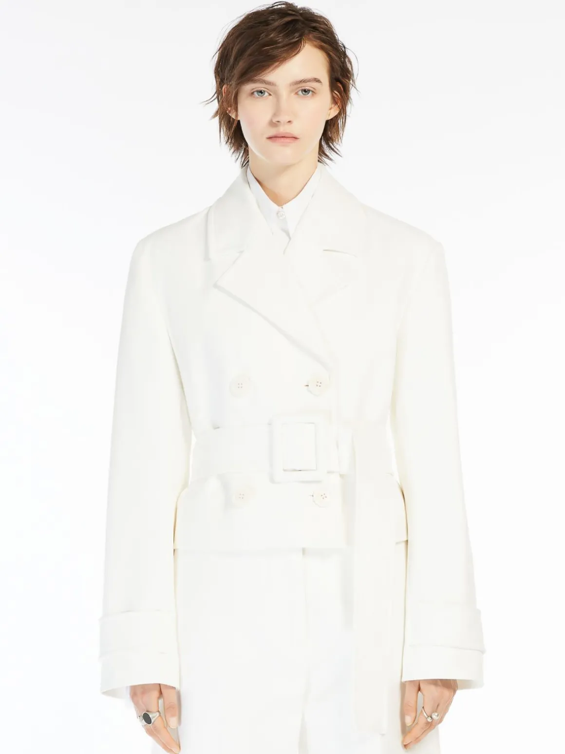 Short double-breasted jacket