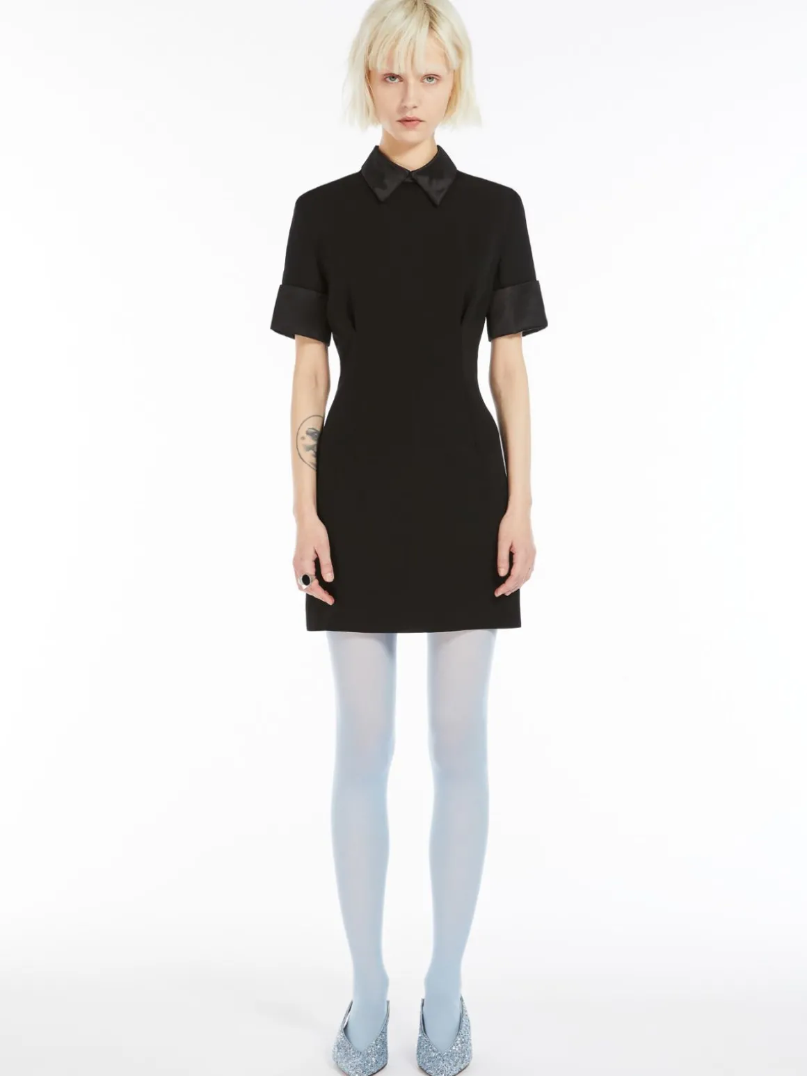 Short-sleeved mini dress