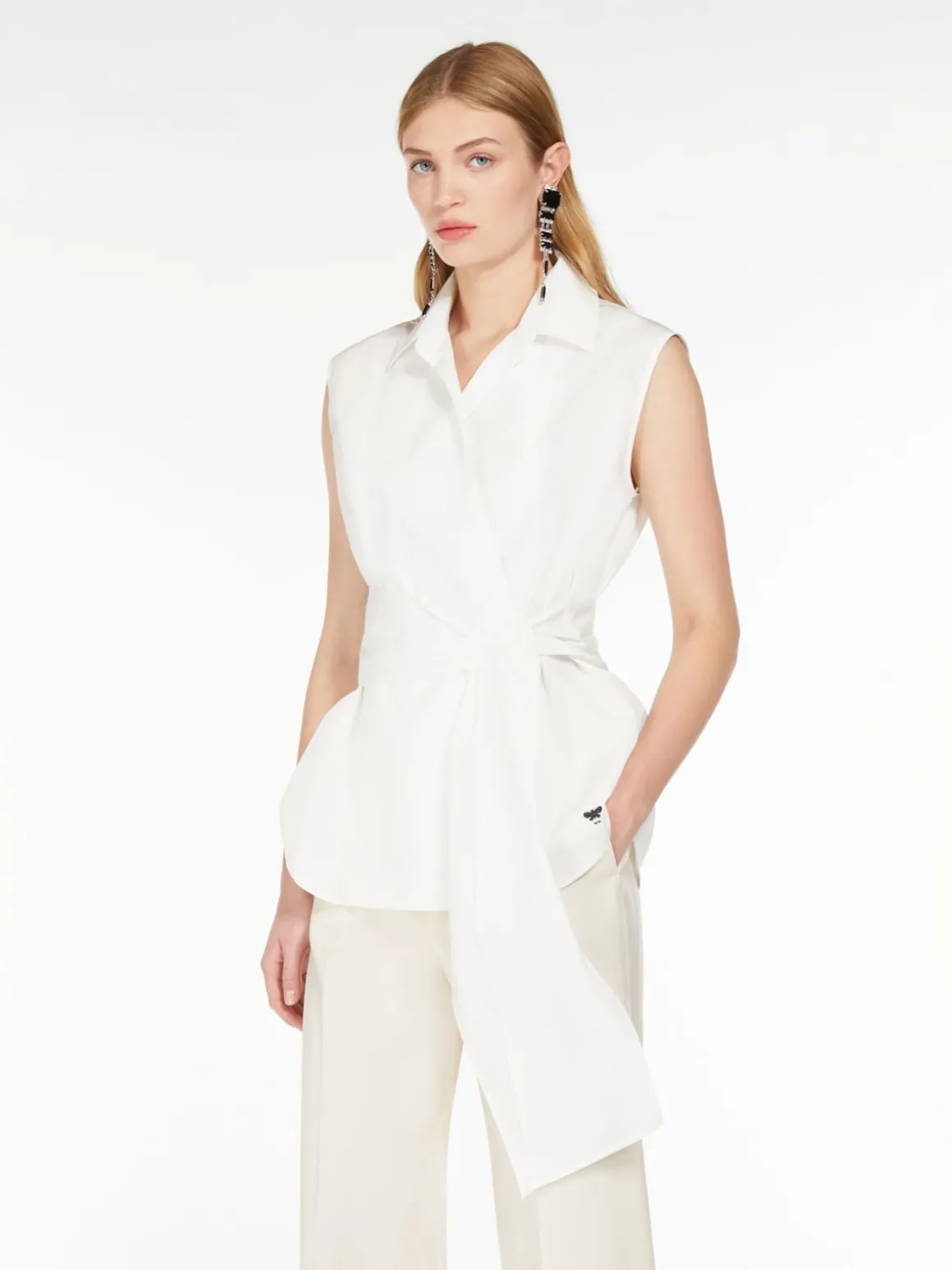Sleeveless poplin shirt