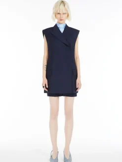 Sleeveless tailored blazer