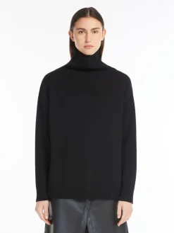 Soft wool knit jumper