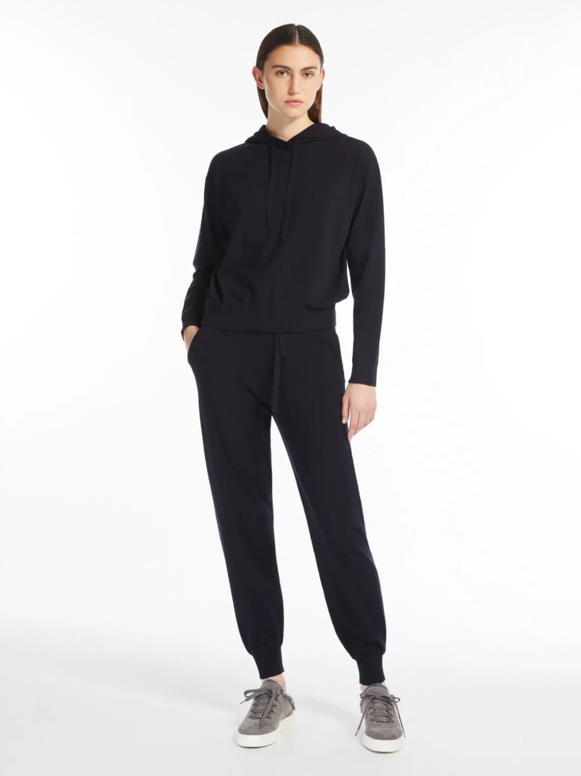 Stretch viscose yarn joggers
