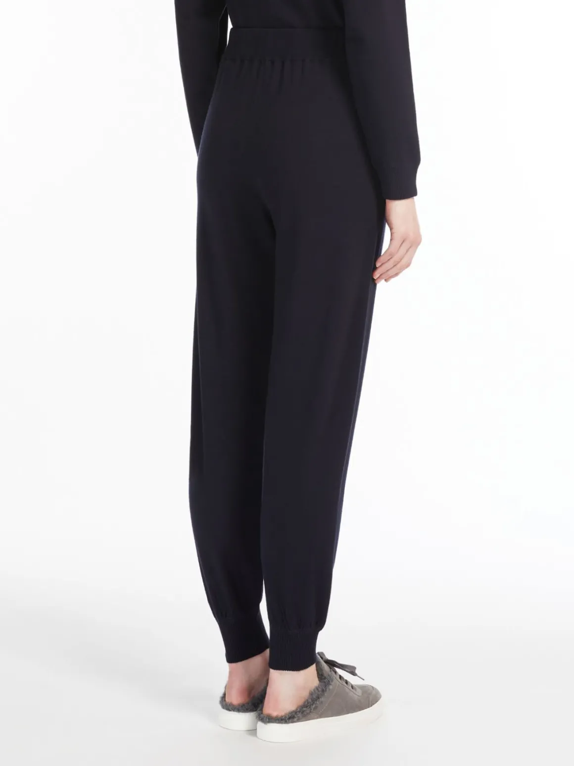 Stretch viscose yarn joggers