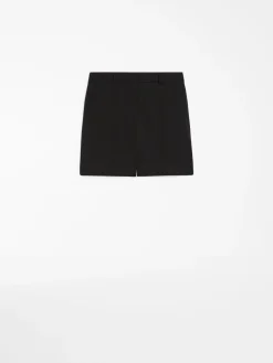 Stretch wool shorts