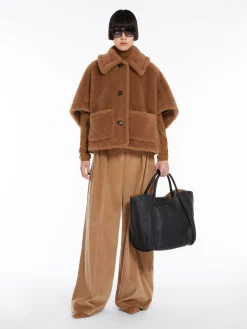 Teddy fabric boxy cape