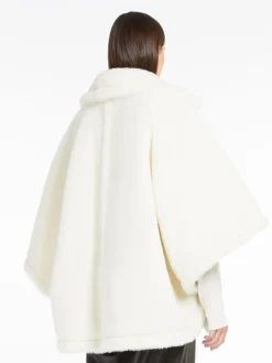 Teddy fabric oversized cape