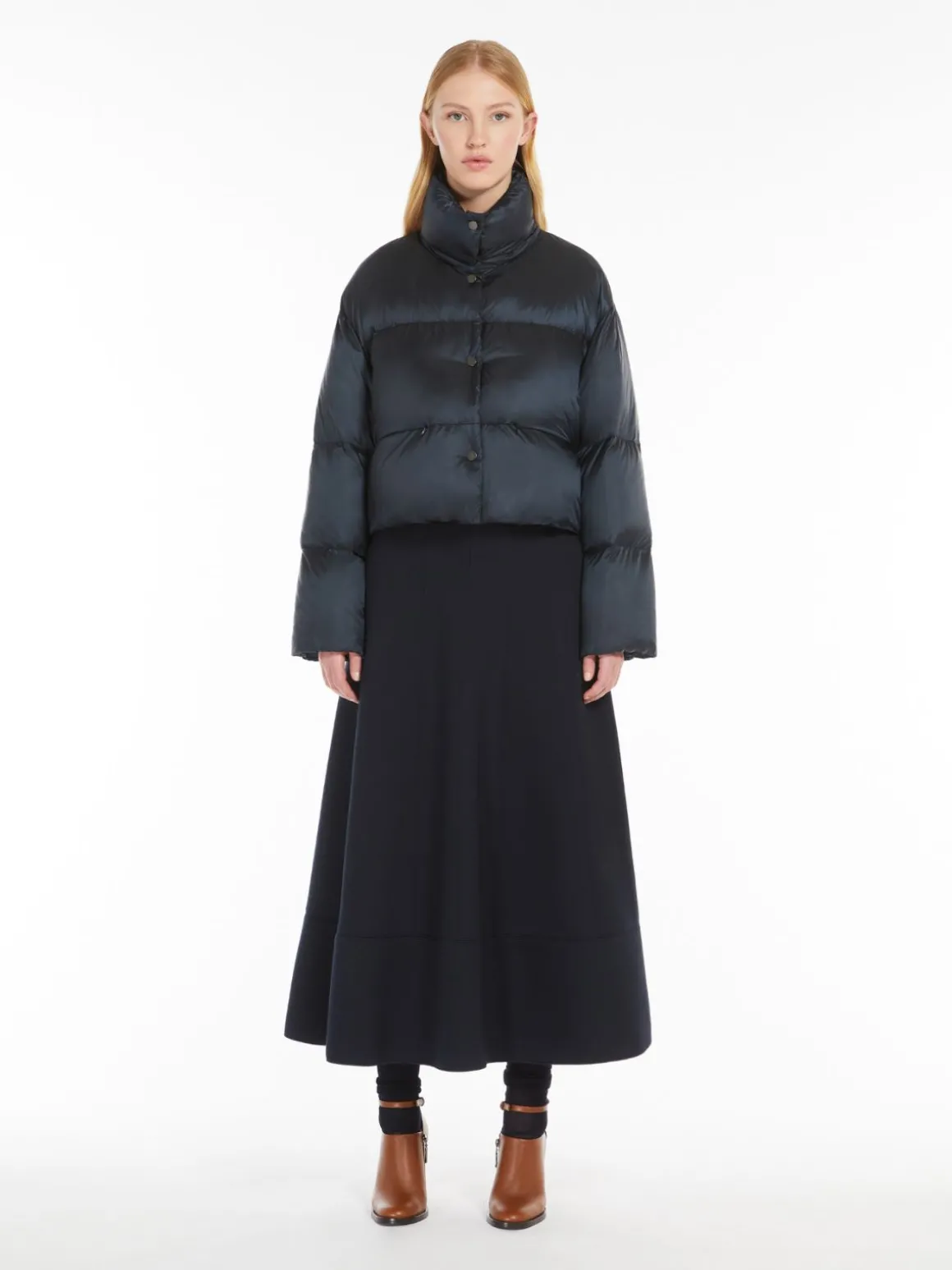 Water-repellent cropped down jacket