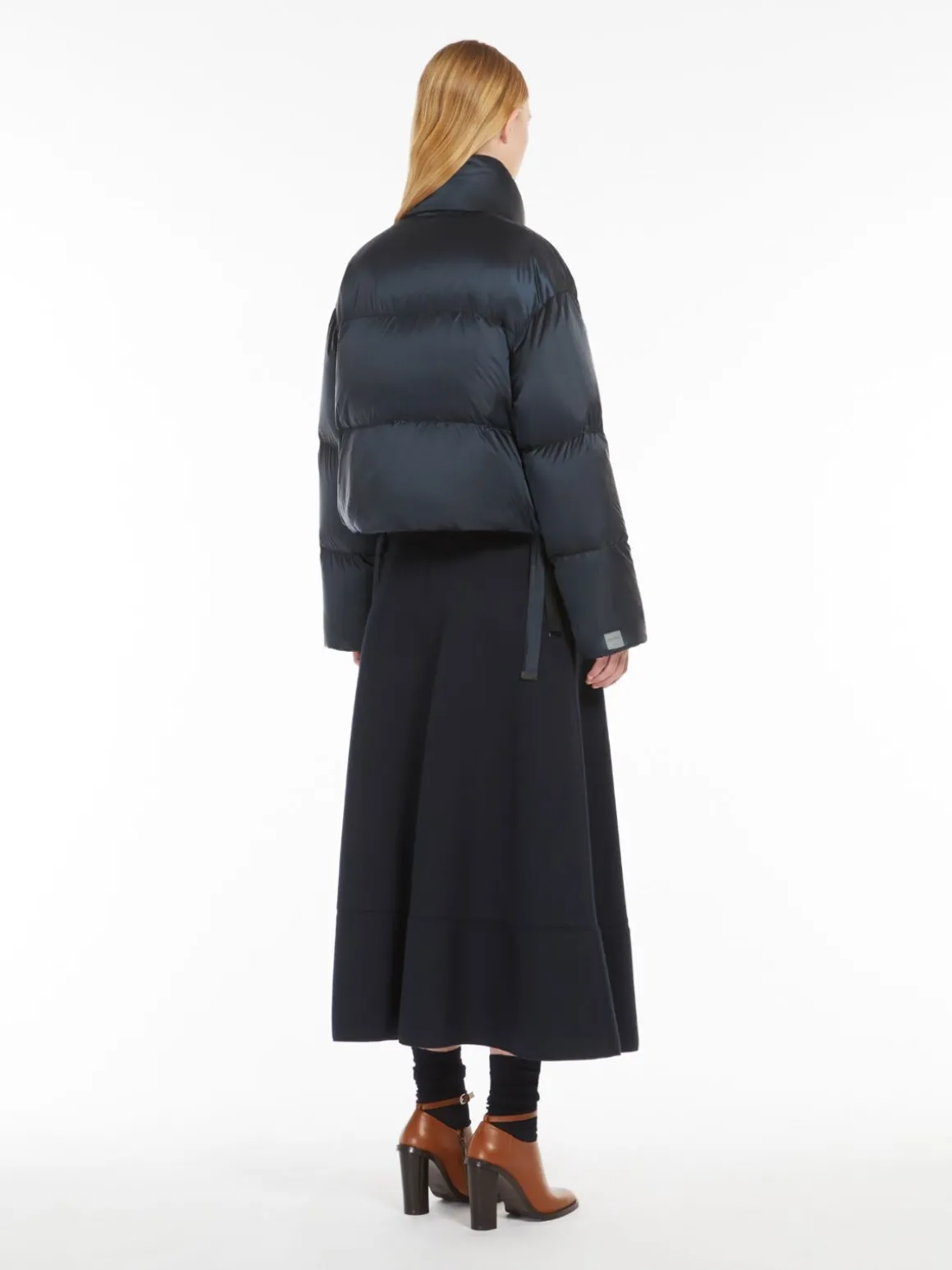Water-repellent cropped down jacket