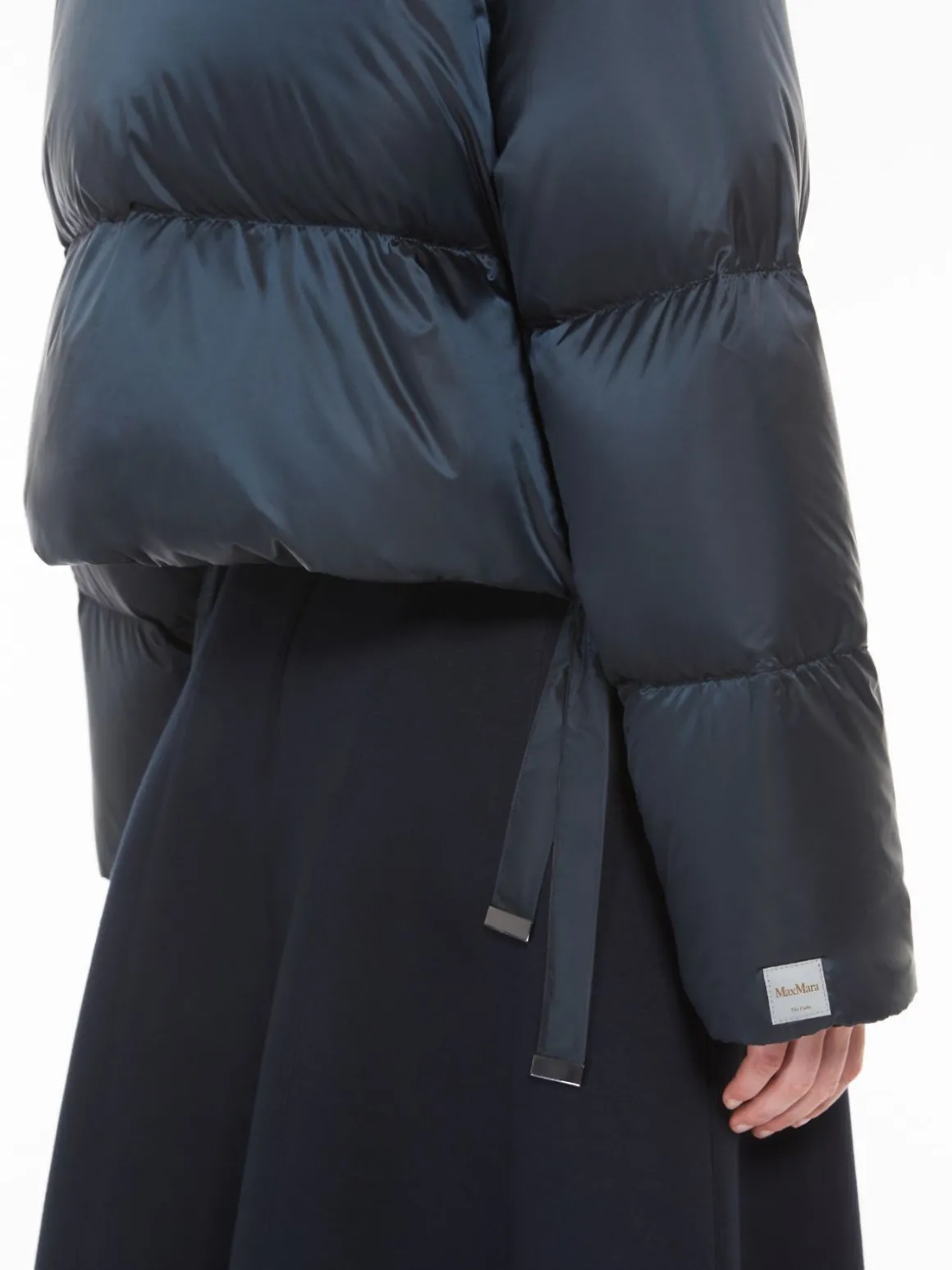 Water-repellent cropped down jacket