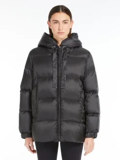 Water-repellent down jacket